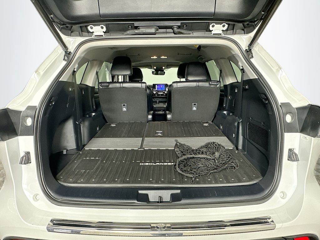 Used 2023 Pearl Toyota XLE image 28