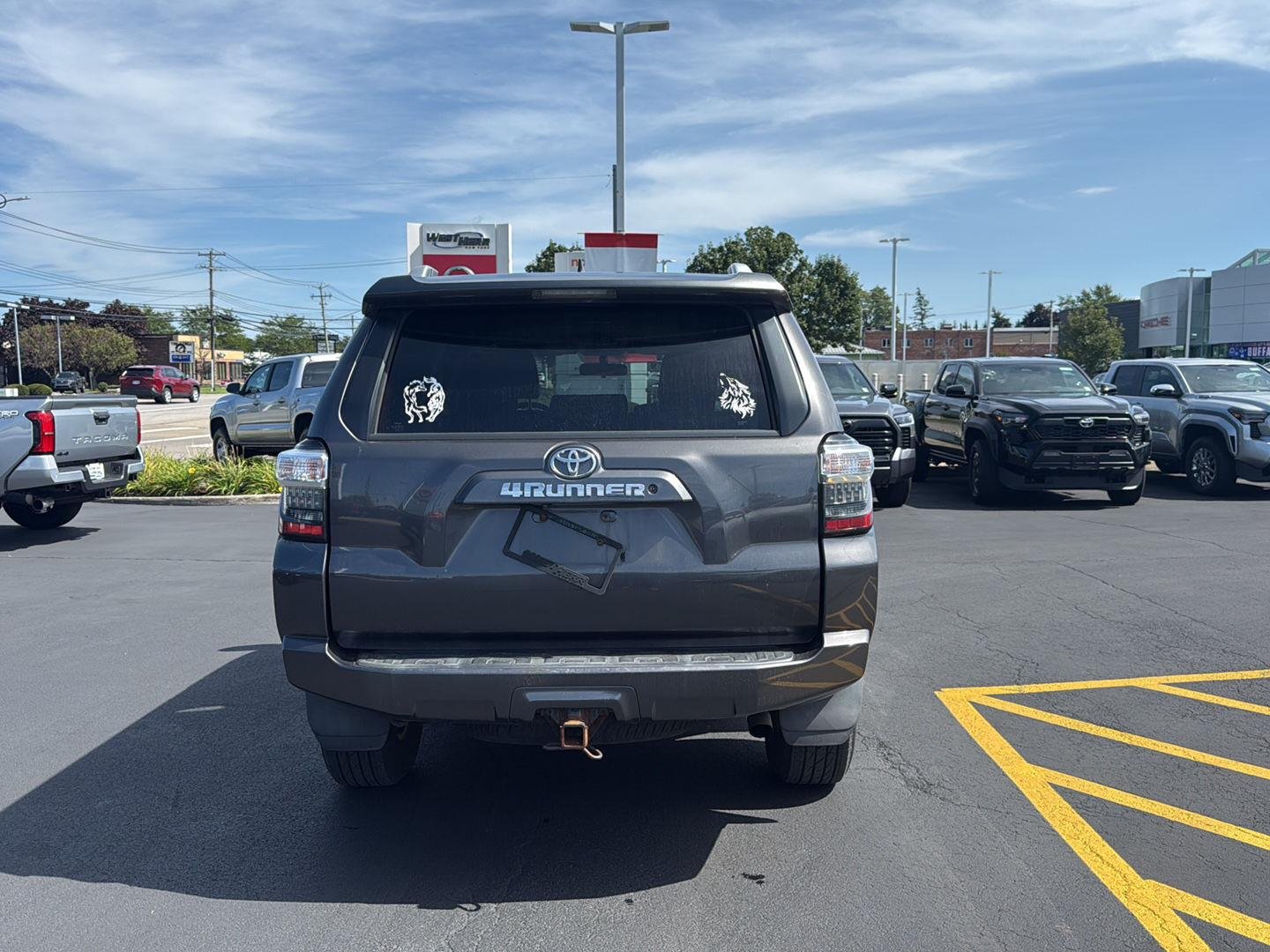 Used 2017 Magnetic Gray Metallic Toyota SR5 image 4