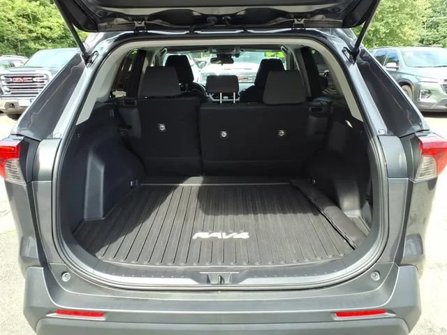2023 Toyota RAV4 XLE - Photo 11