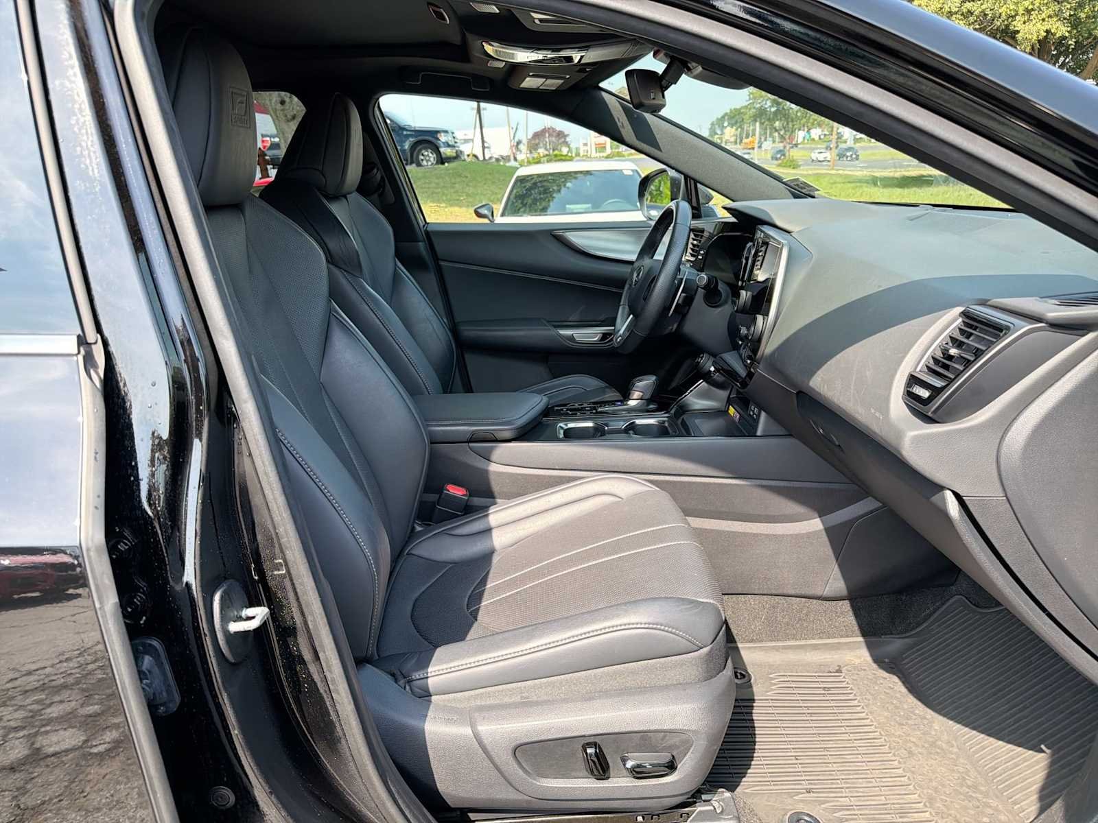 Used 2024 Obsidian Lexus F SPORT Handling image 15