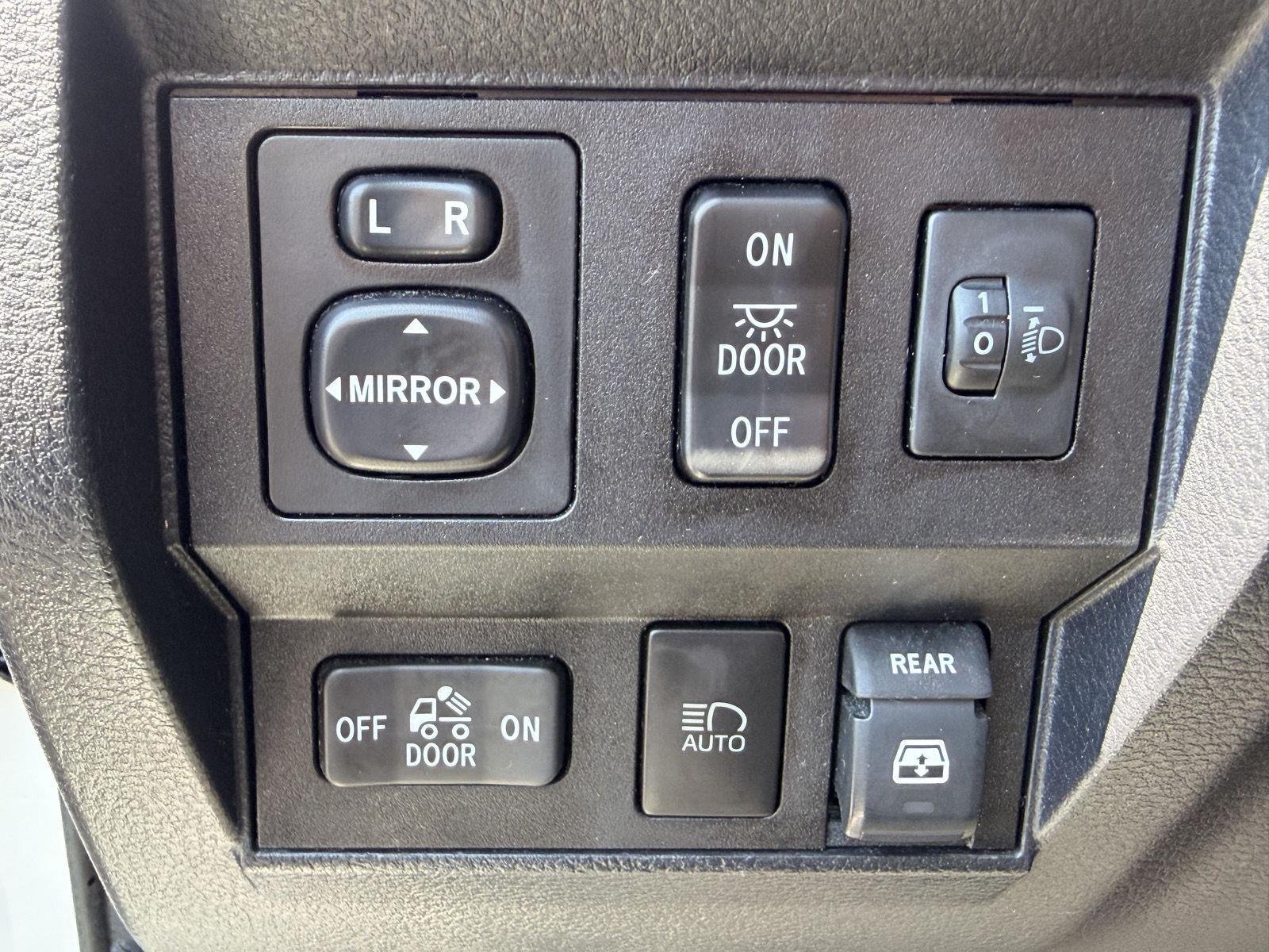 Used 2019 Super White Toyota SR5 image 14
