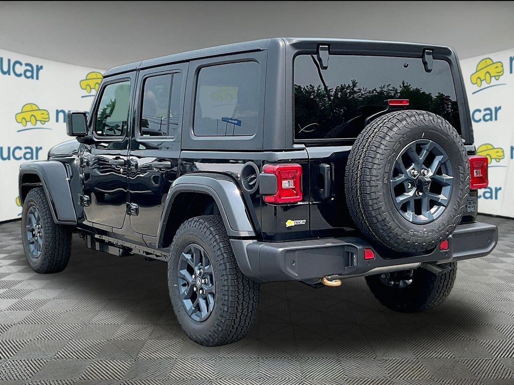New 2026 Black Clear-Coat Exterior Paint Jeep  image 5