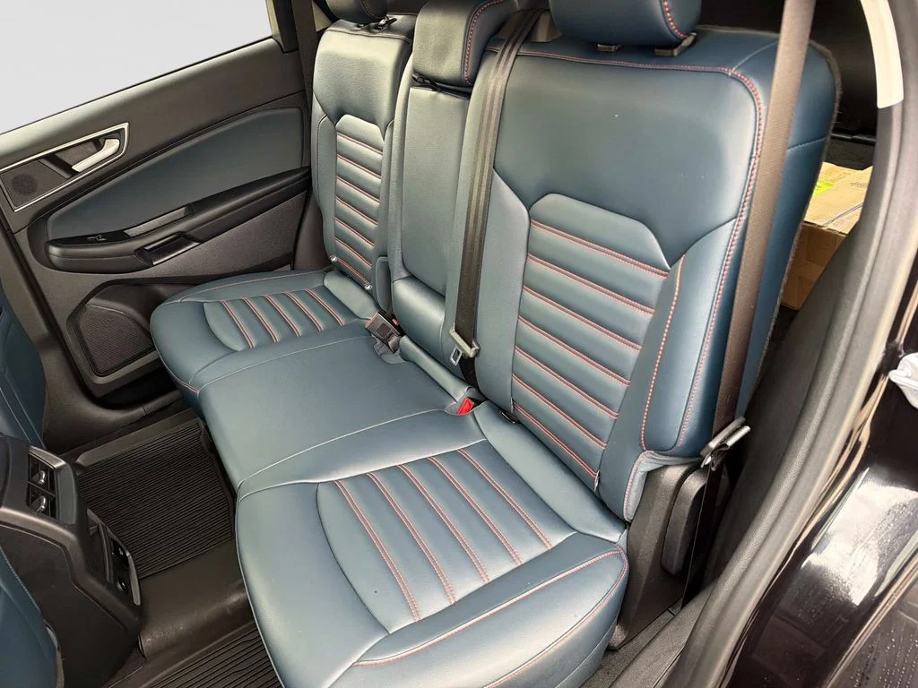 Used 2024 Agate Black Metallic Ford SEL image 13