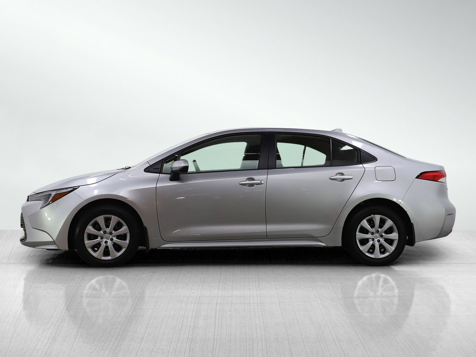 Used 2024 Toyota Corolla LE with VIN JTDBCMFE1R3064344 for sale in Burnsville, Minnesota