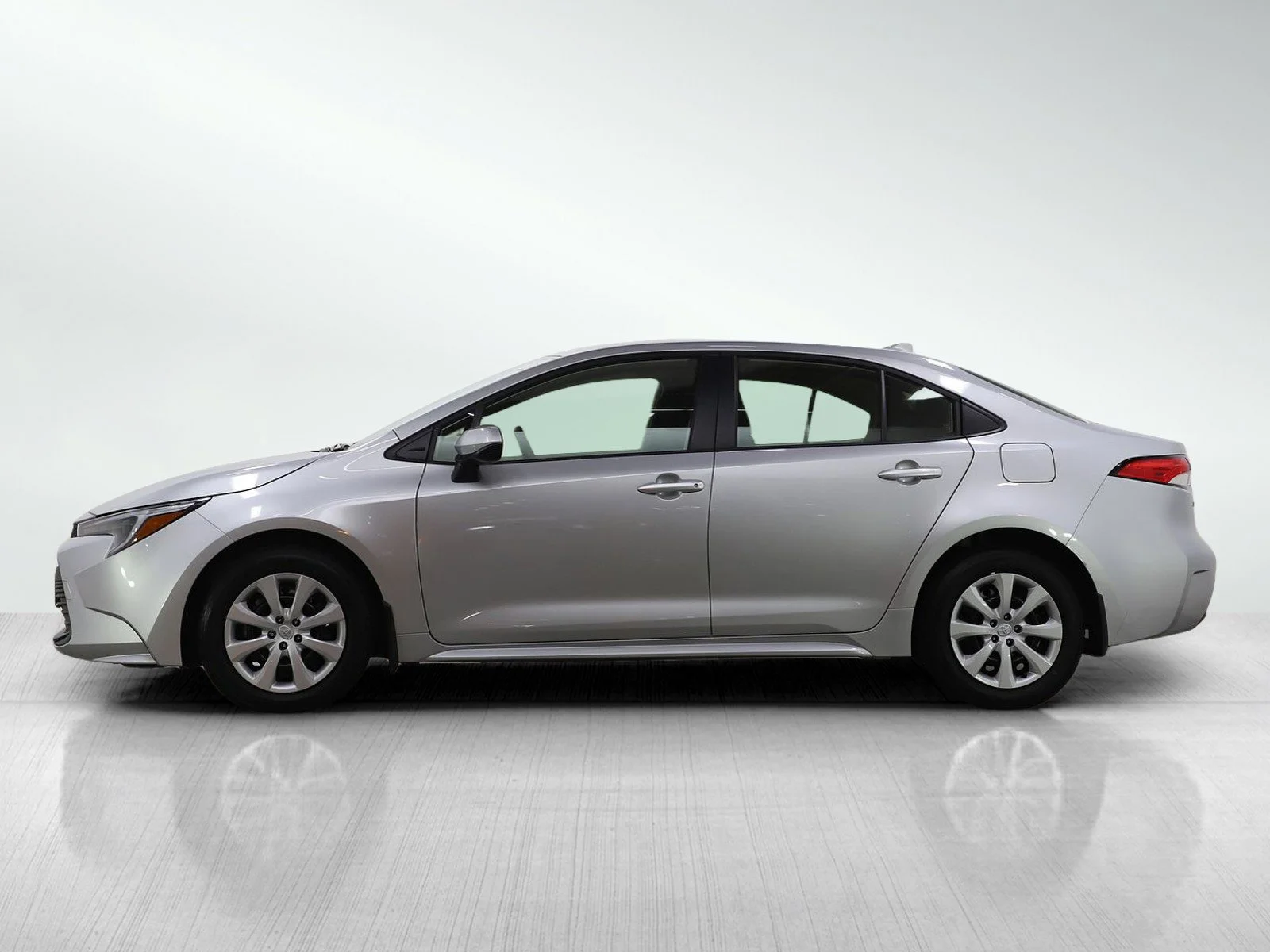 Used 2024 Toyota Corolla LE with VIN JTDBCMFE1R3064344 for sale in Burnsville, Minnesota