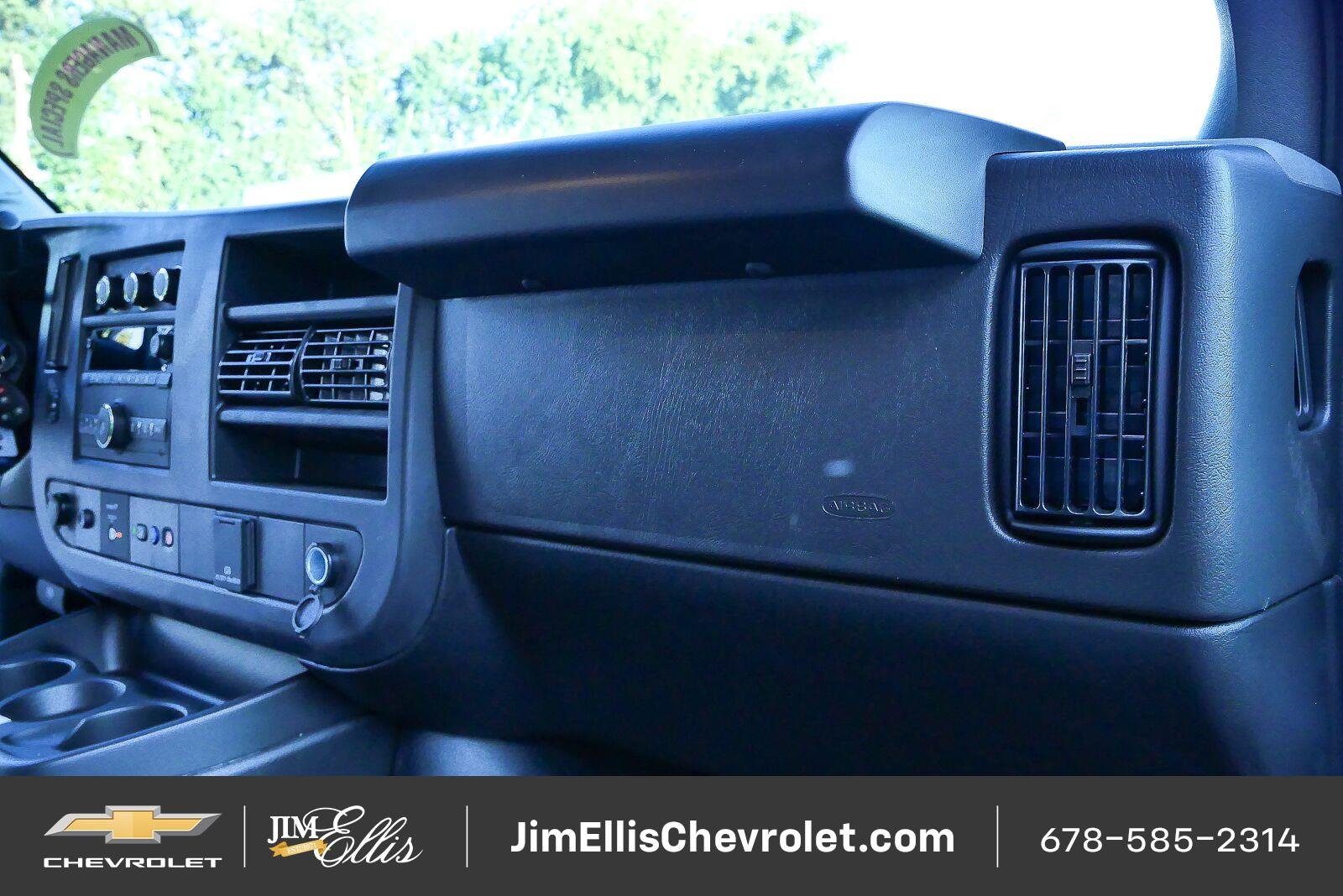 2025 Chevrolet Express Cargo Work Van - Photo 18