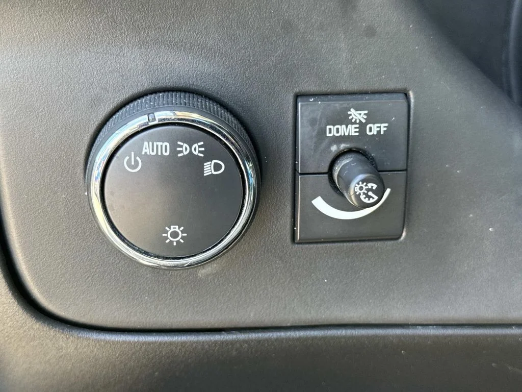Used 2019 White Chevrolet Work Van image 33