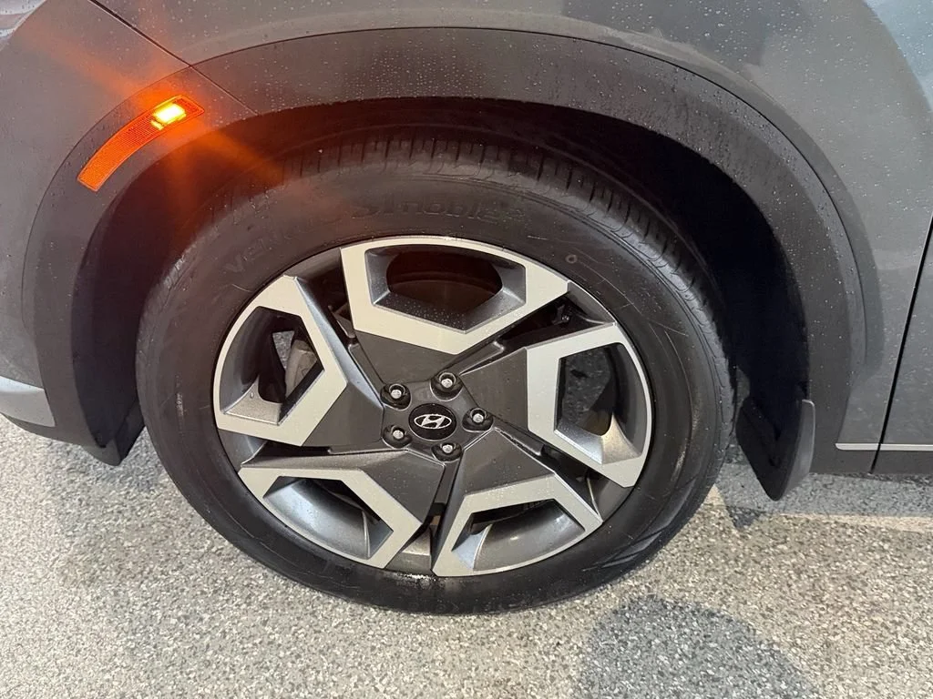 Used 2024 Gray Hyundai SEL 8P image 22