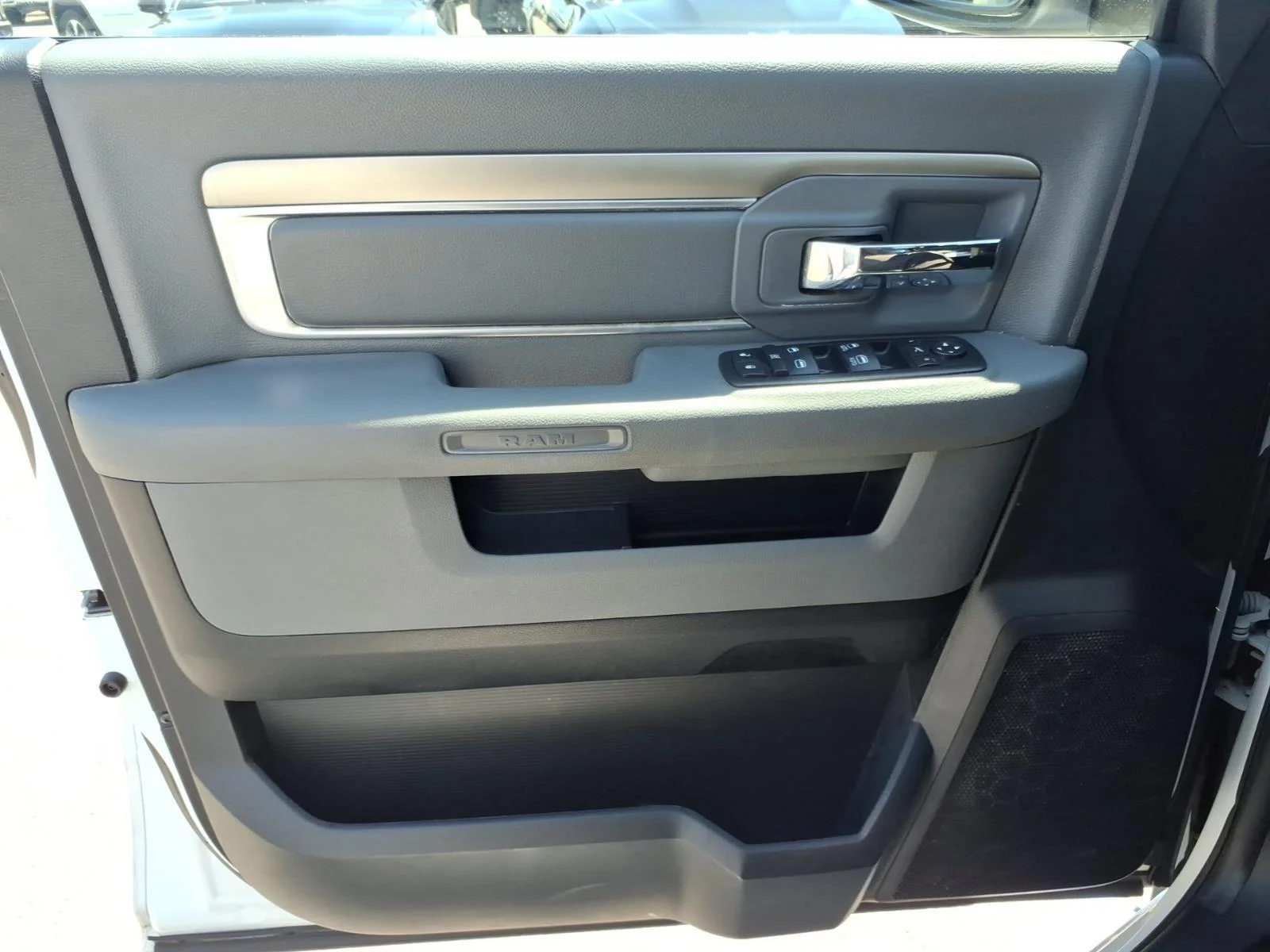 Used 2017 Bright White Clearcoat Ram Big Horn image 29
