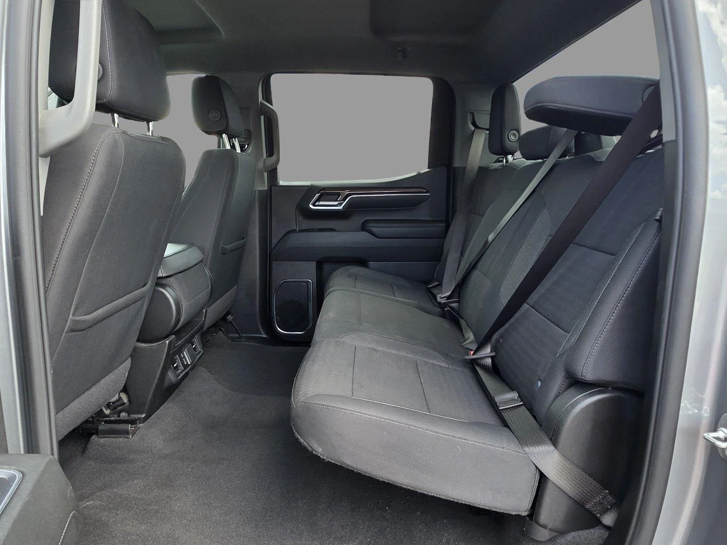 Used 2025 Sterling Gray Metallic Chevrolet LT image 26