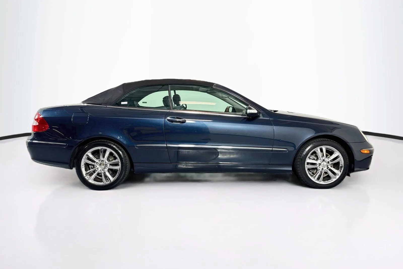 Used 2006 Black Mercedes-Benz 3.5L image 4