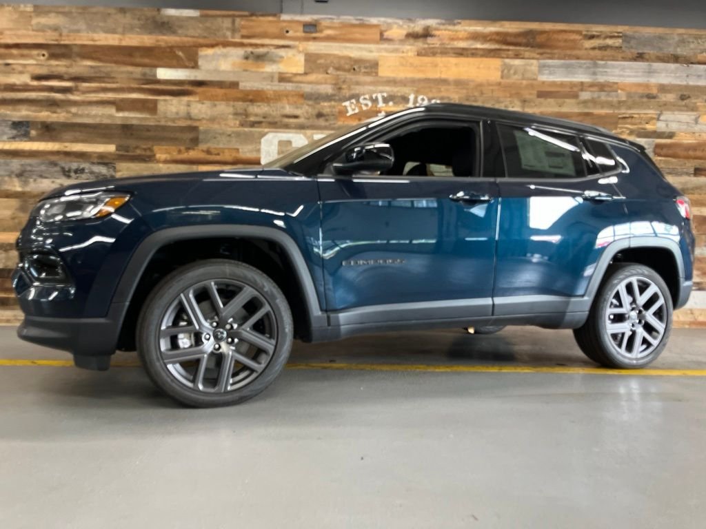 New 2026 Fathom Blue Pearl-Coat Exterior Paint Jeep Limited image 45