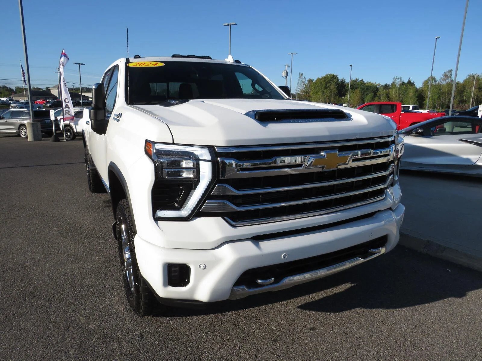 Used 2024 Summit White Chevrolet High Country image 4