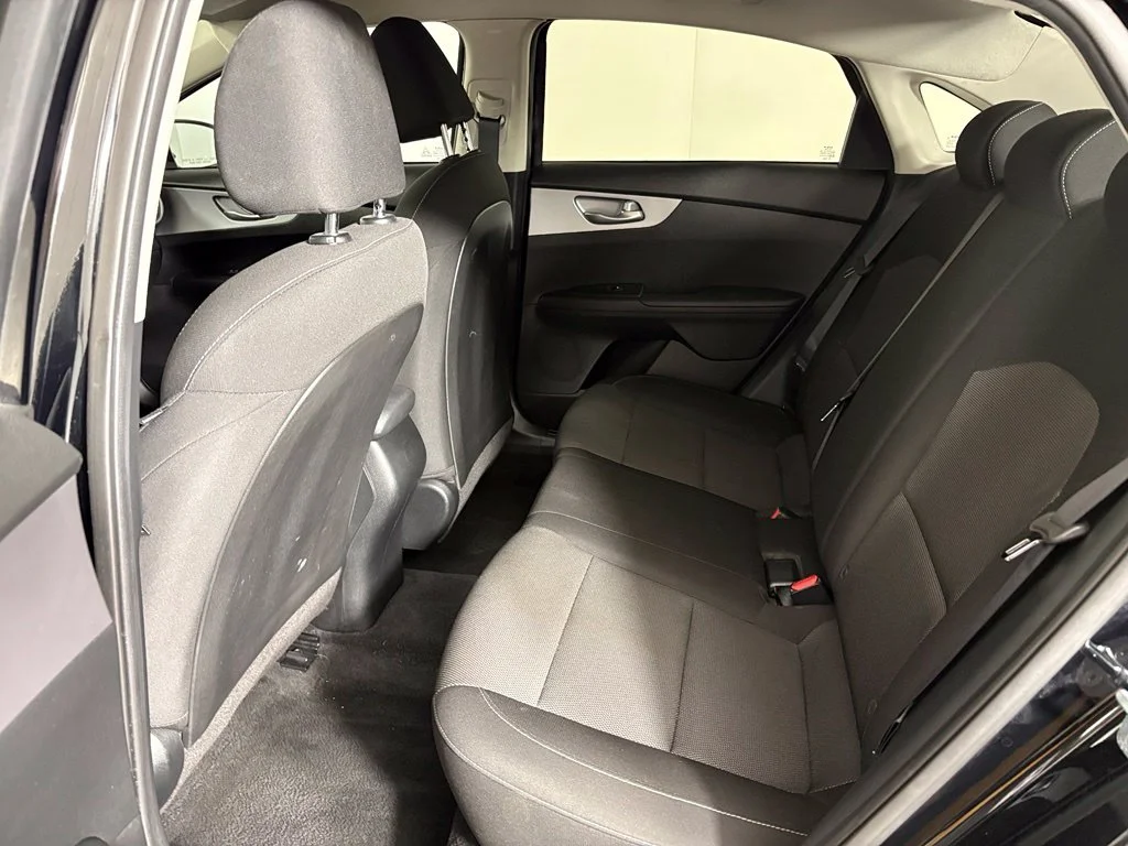 Used 2023 Black Kia LXS image 33