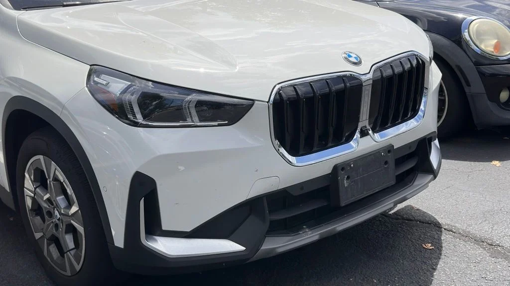 Used 2023 Alpine White BMW xDrive28i image 2