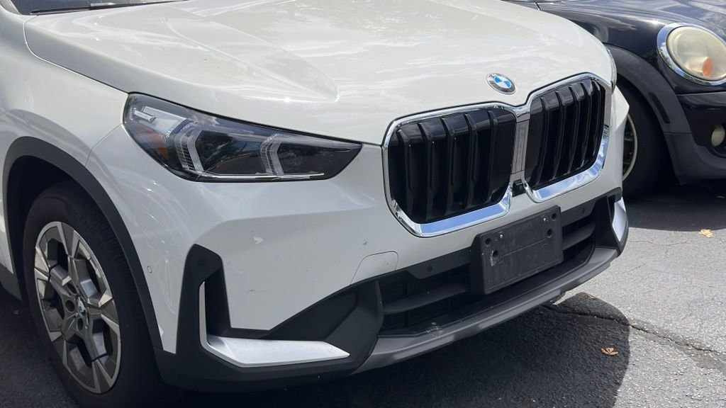 Used 2023 Alpine White BMW xDrive28i image 2