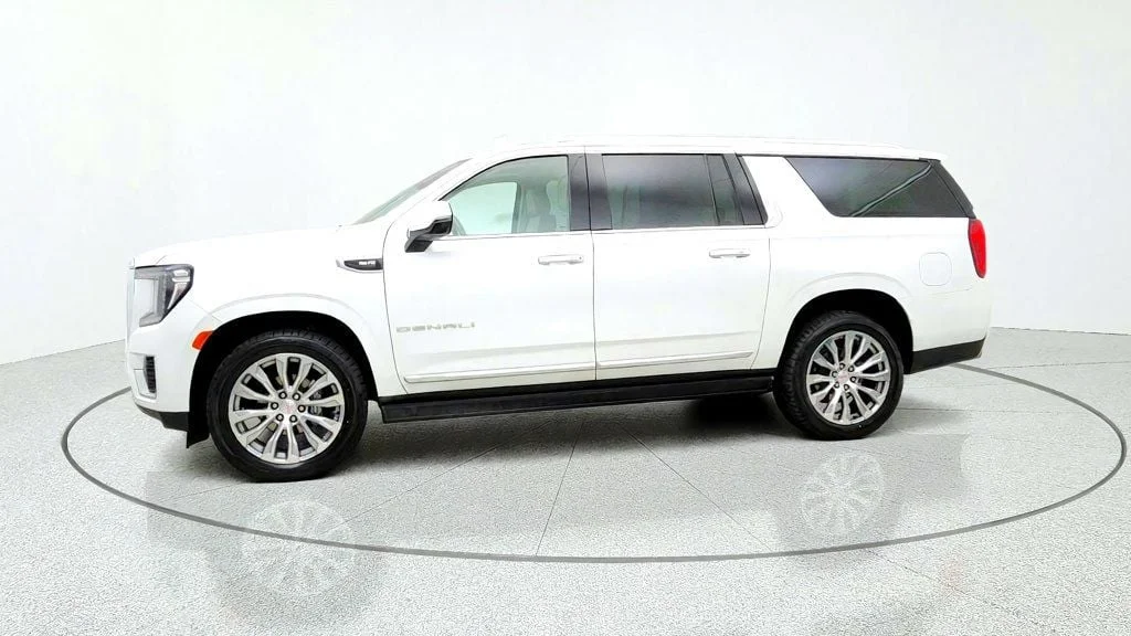 Used 2022 White Frost Tricoat GMC 4WD 4dr Denali image 8