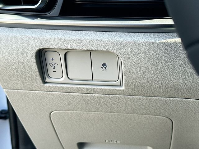 New 2026 Glacial White Pearl Kia S image 10