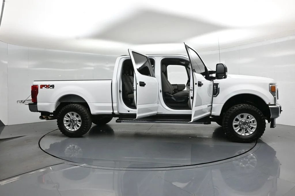 Used 2021 White Ford XLT image 4