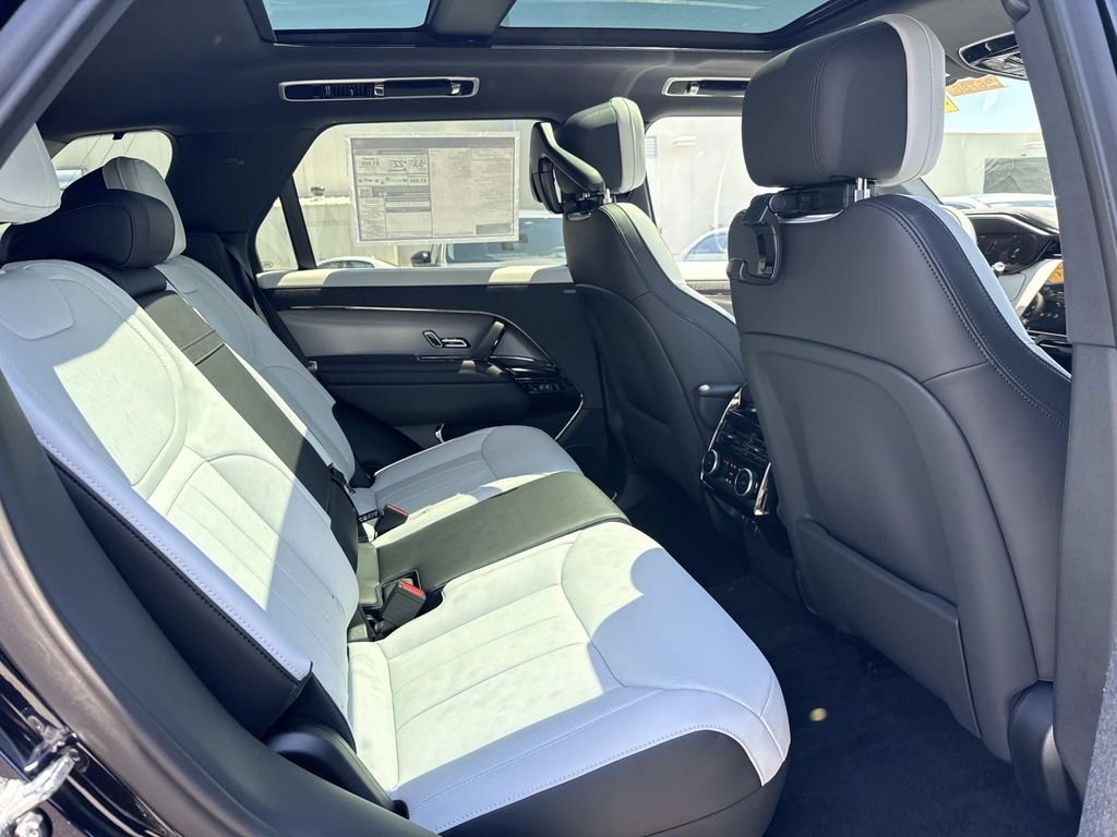 New 2026 Constellation Blue Ultra Metallic Gloss Land Rover Dynamic SE image 13