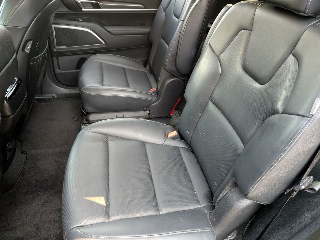 Used 2024 Black Kia S image 28