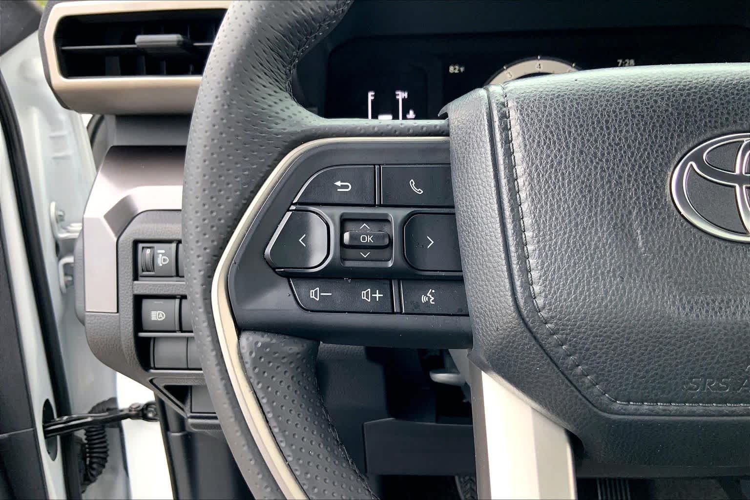 Used 2025 Ice Cap Toyota SR5 image 23