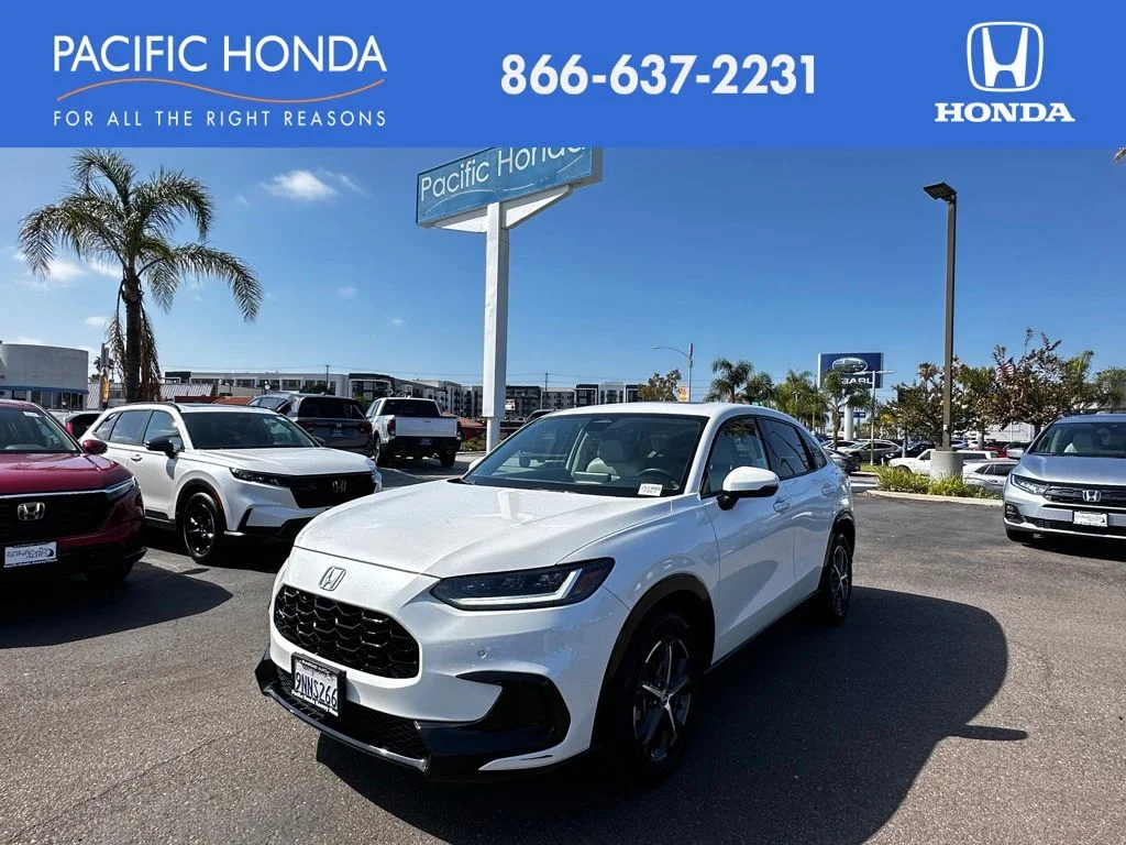 Used 2025 White Honda EX-L image 1
