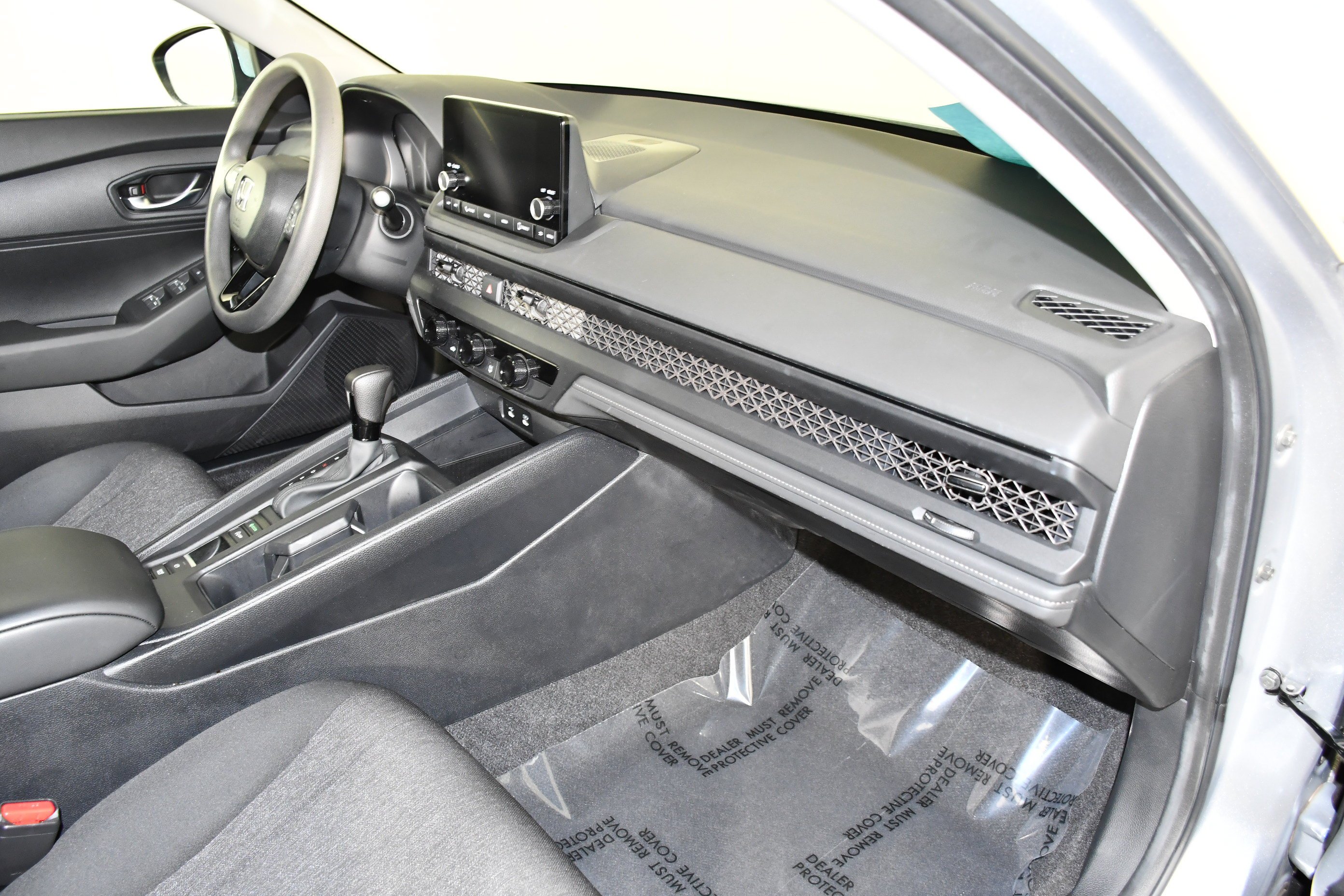 Certified Used 2024 Solar Silver Metallic Honda LX image 37