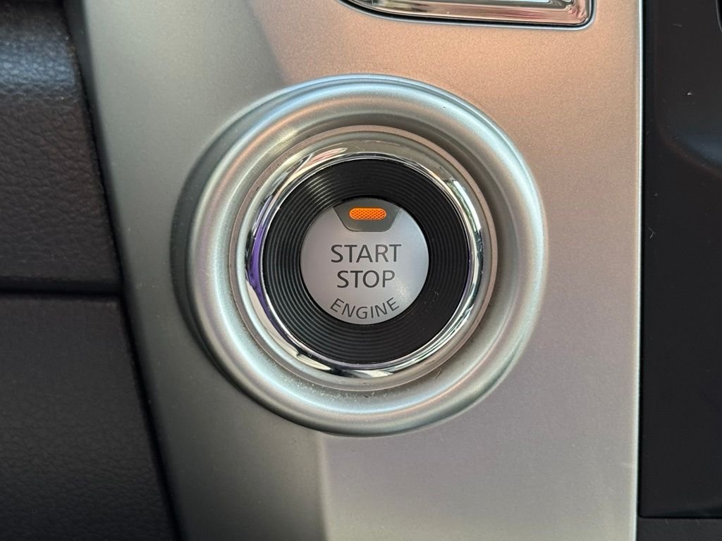 Used 2018 White Nissan SV image 21