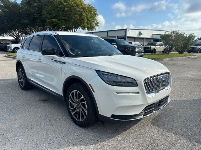 Used 2022 White Lincoln Standard image 3