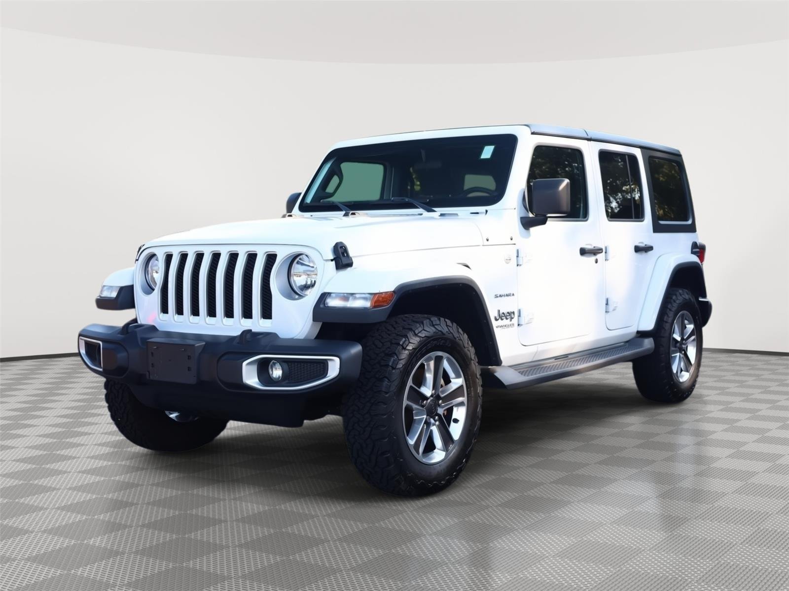 Used 2020 Bright White Clearcoat Jeep Sahara image 3