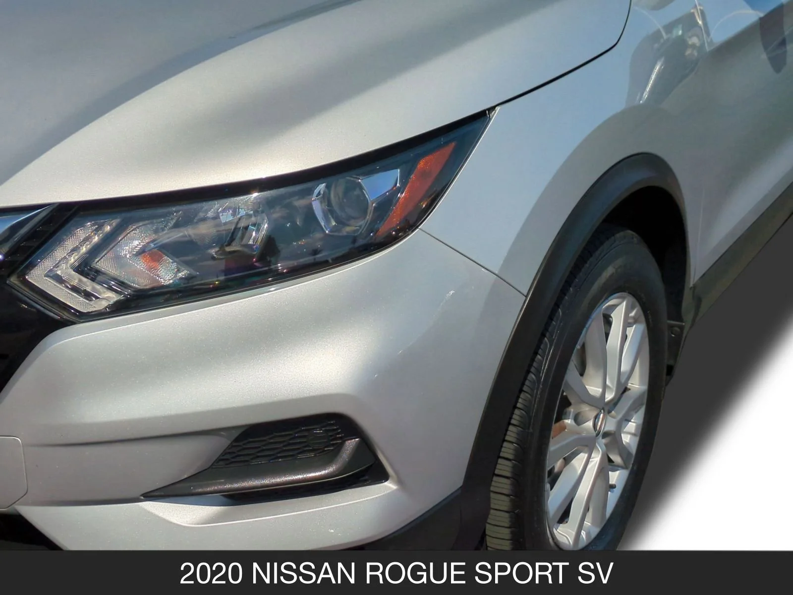 Used 2020 Brilliant Silver Metallic Nissan SV image 10