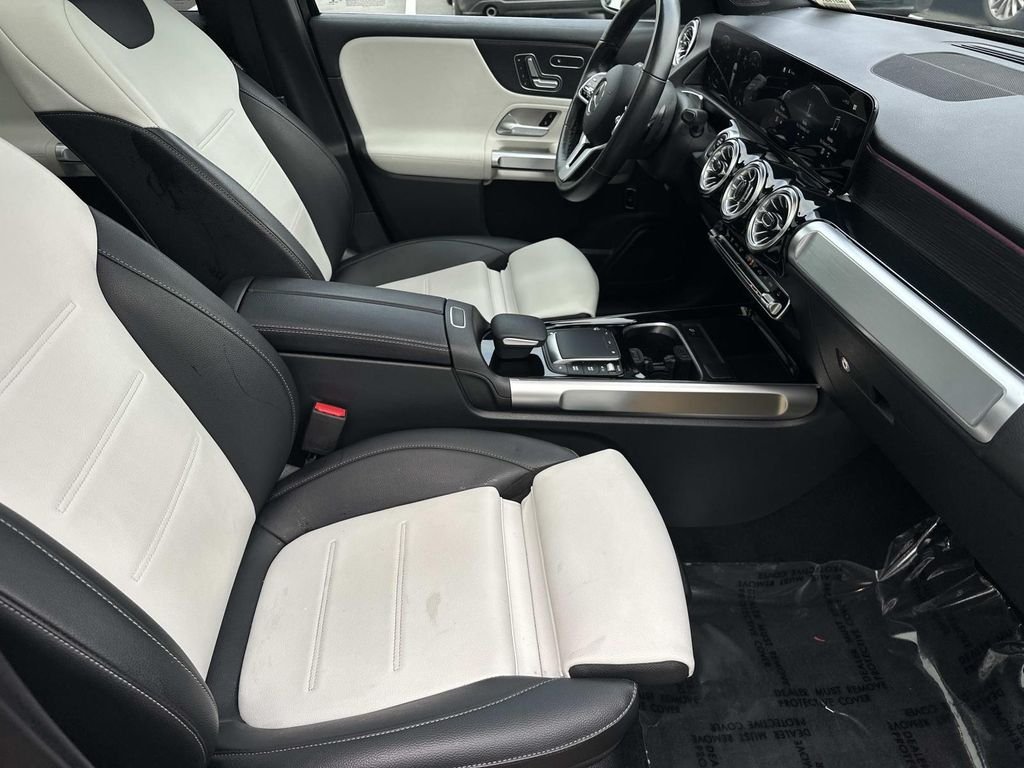 Used 2023  Mercedes-Benz GLB 250 image 11