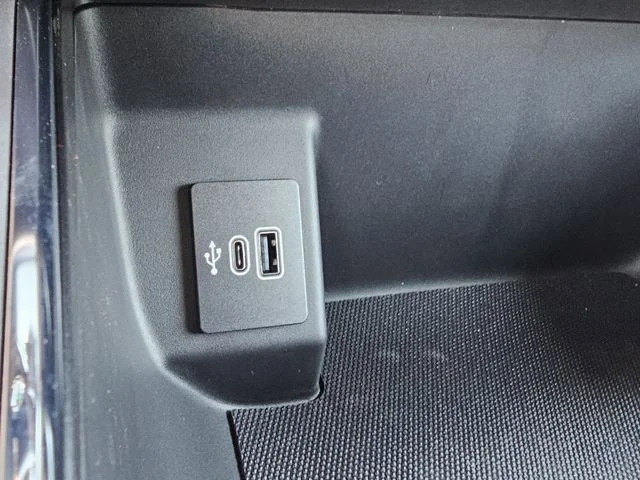 2025 Ford F-150 Lightning Flash - Photo 48