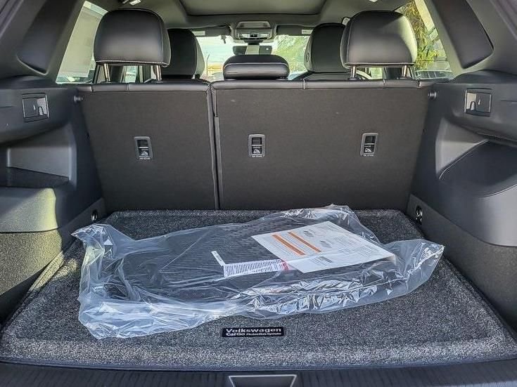 New 2026 Sandstone Volkswagen 2.0T SE R-Line Black image 16