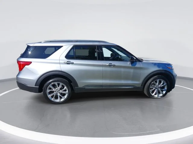 Used 2022 Silver Ford Platinum image 6
