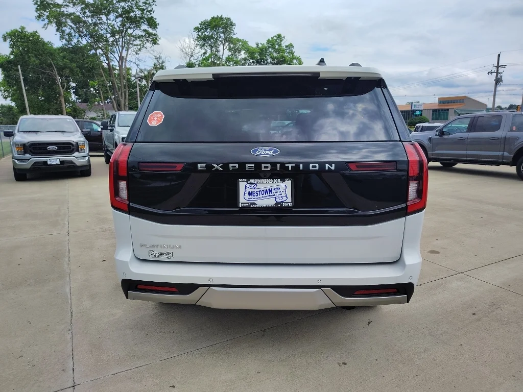 New 2026 Oxford White Ford Platinum® image 6