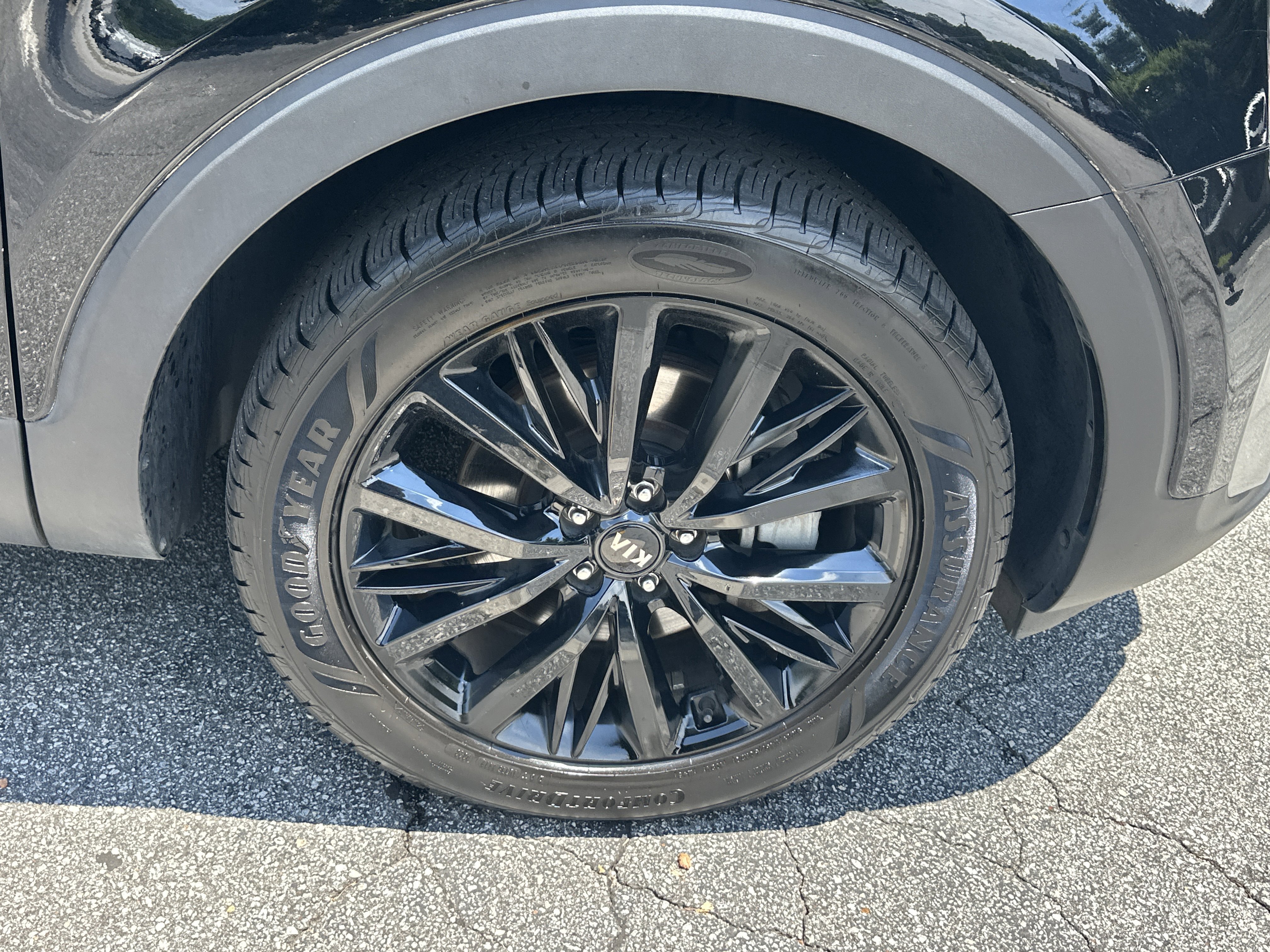 Certified Used 2020 Ebony Black Kia SX image 14