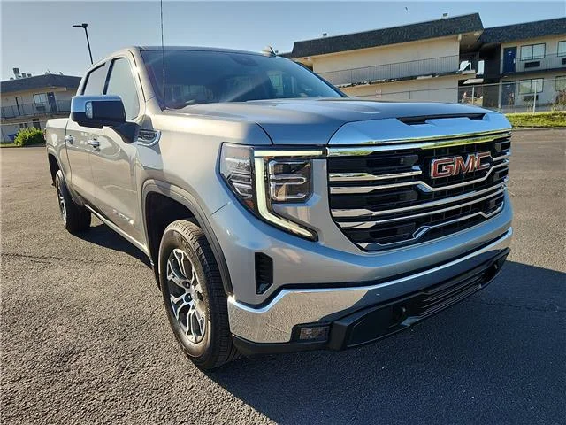 Used 2024 Silver GMC SLT 4x2 Crew Cab 5.75 ft. box 147.4 in. WB image 6