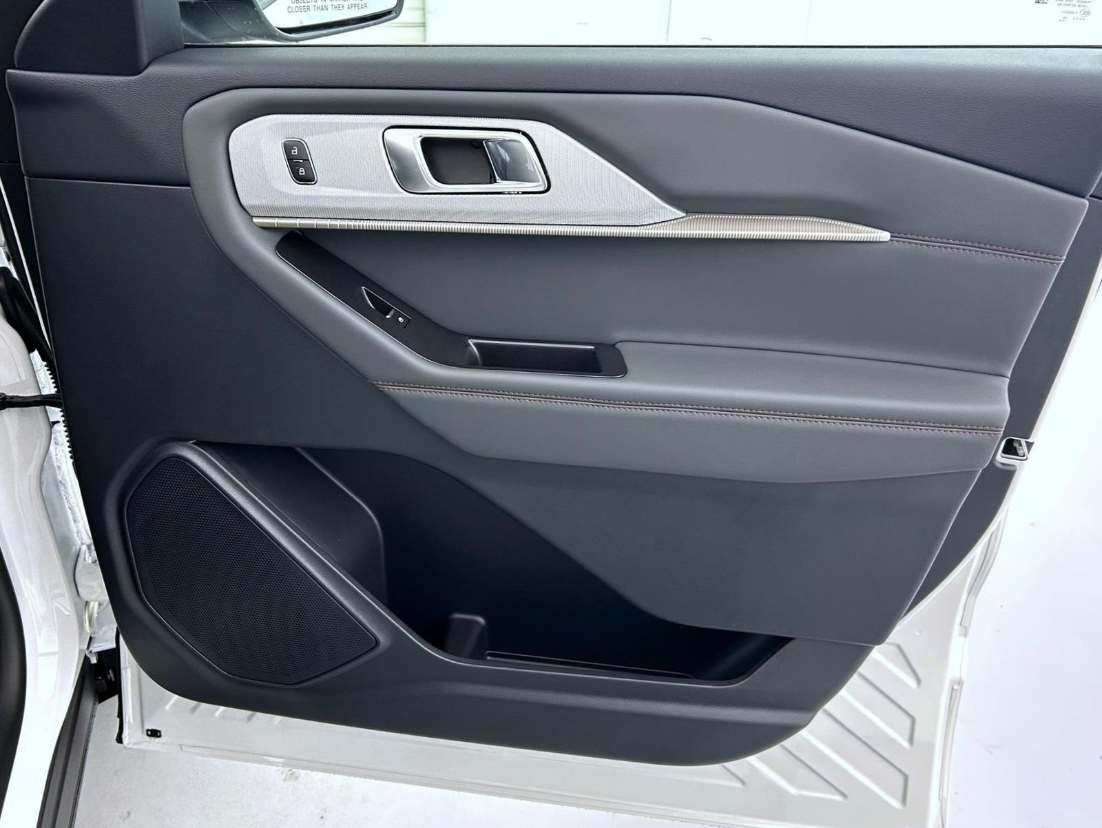 New 2026 Star White Metallic Tri-Coat Ford Active image 16