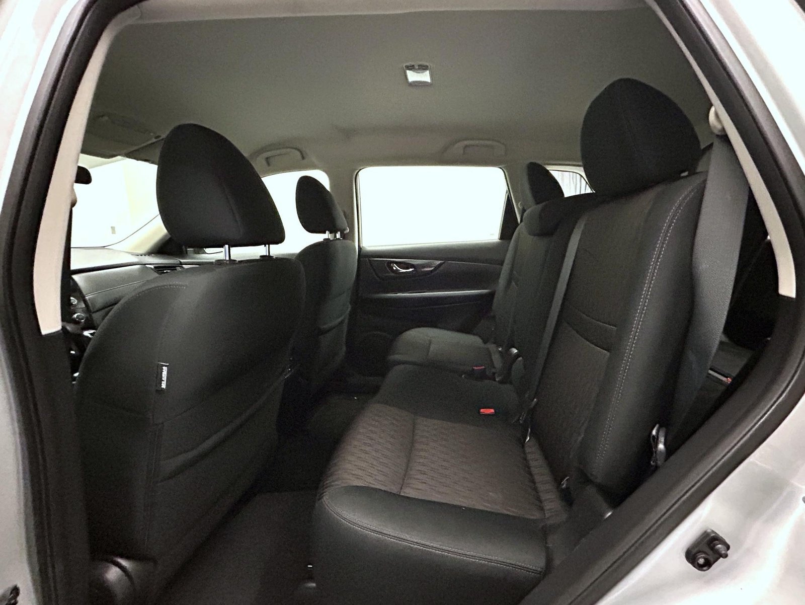 Used 2017 Silver Nissan S image 19