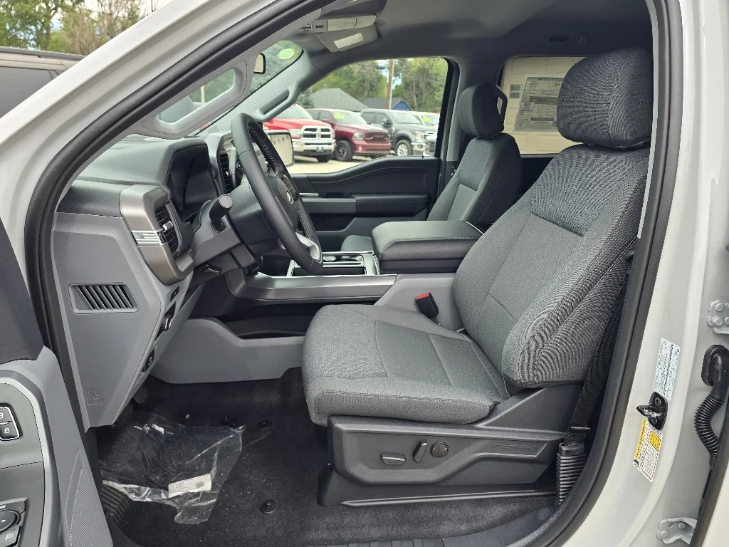 New 2026 Avalanche Ford XLT image 10