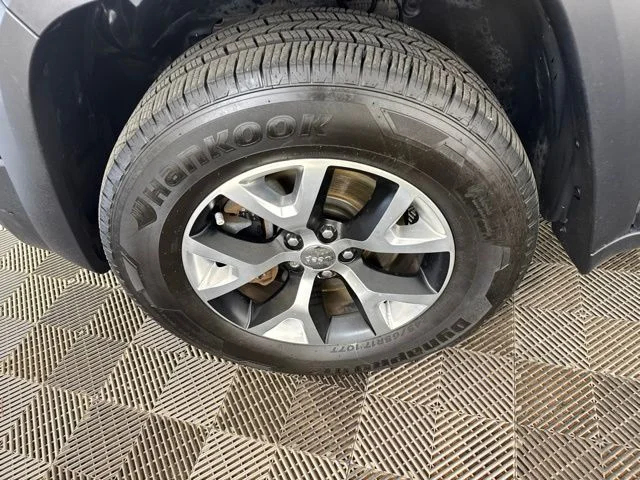 Used 2017 Black Jeep Trailhawk image 28