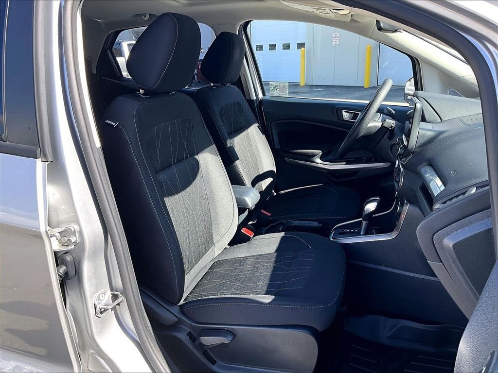 Used 2022 Silver Ford SE image 7