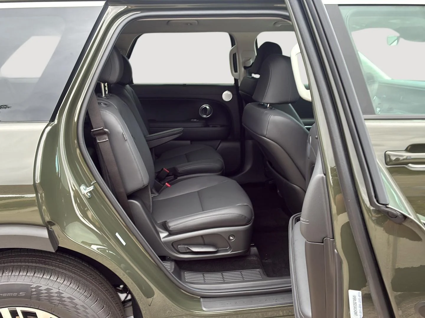 New 2027 Titan Green Pearl Hyundai SEL 7P image 18