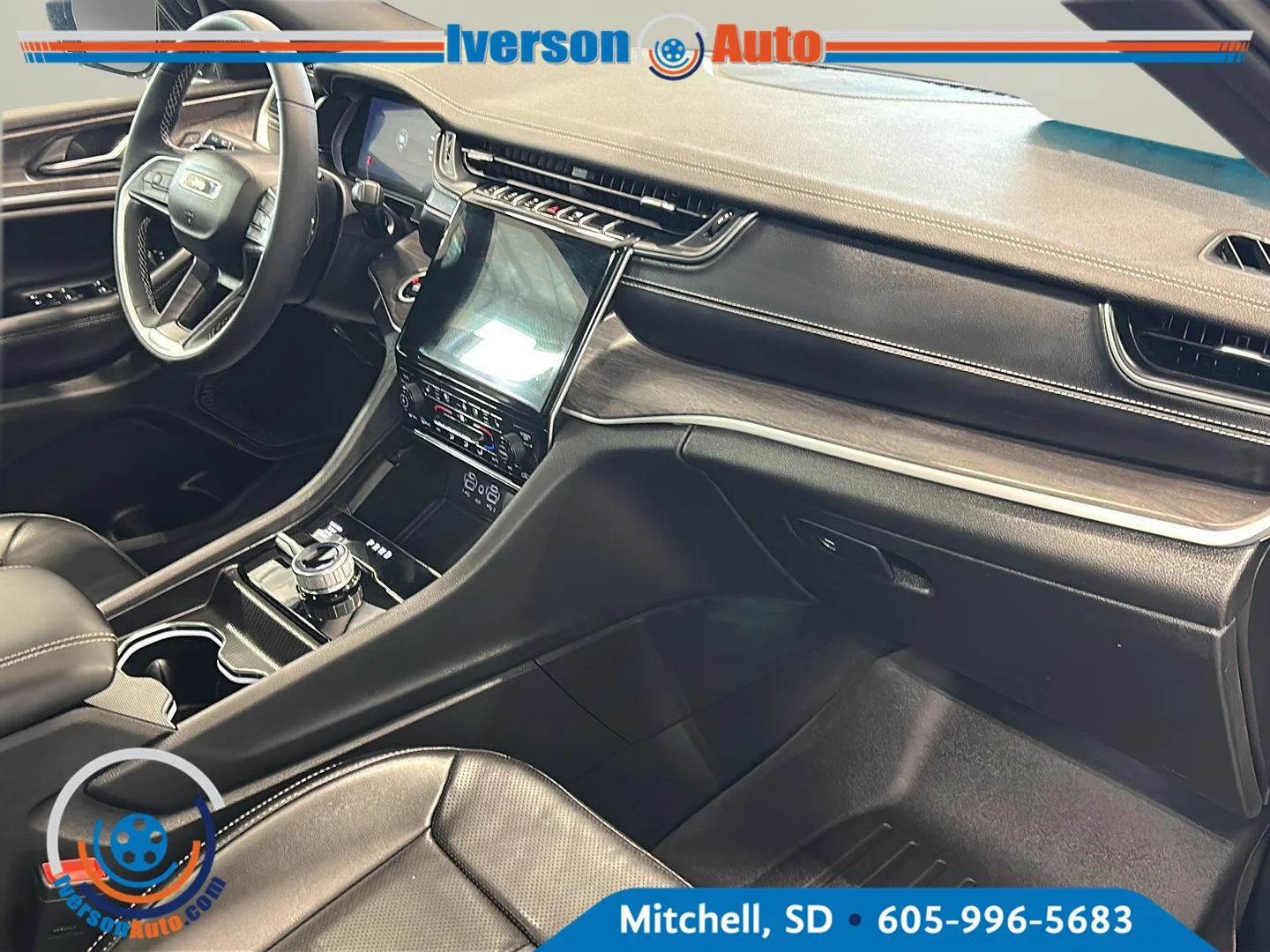 Used 2024 Baltic Gray Metallic Clearcoat Jeep Limited image 35