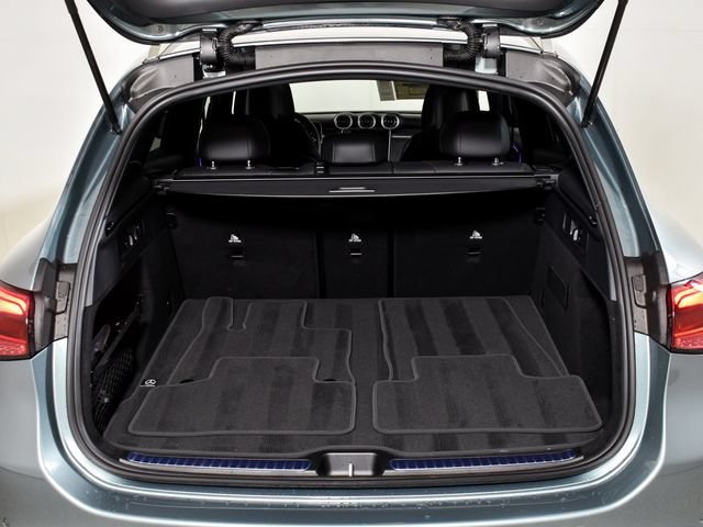 New 2026 Verde Silver Metallic Mercedes-Benz GLC 300 image 83