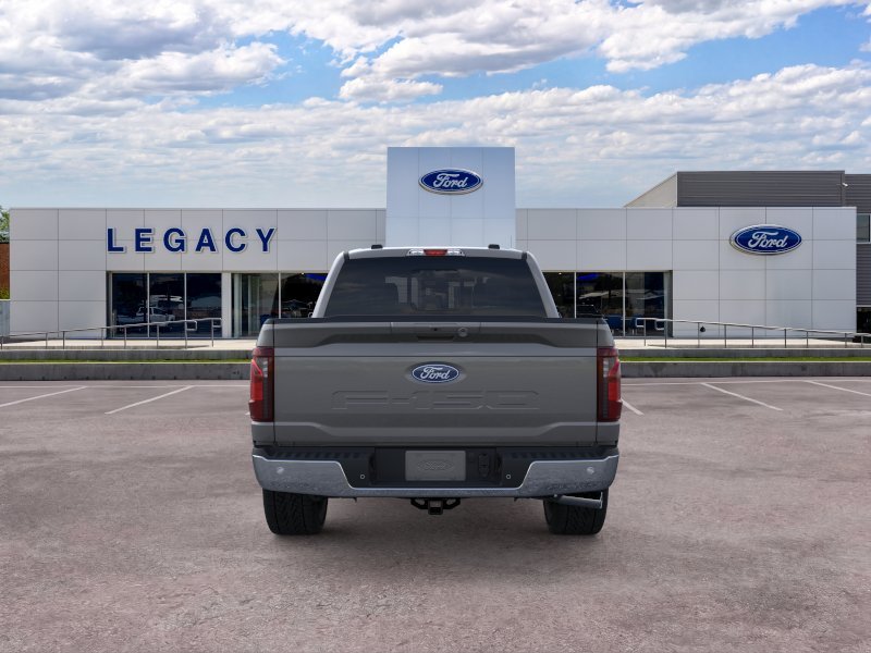 New 2026 Carbonized Gray Metallic Ford XLT image 5