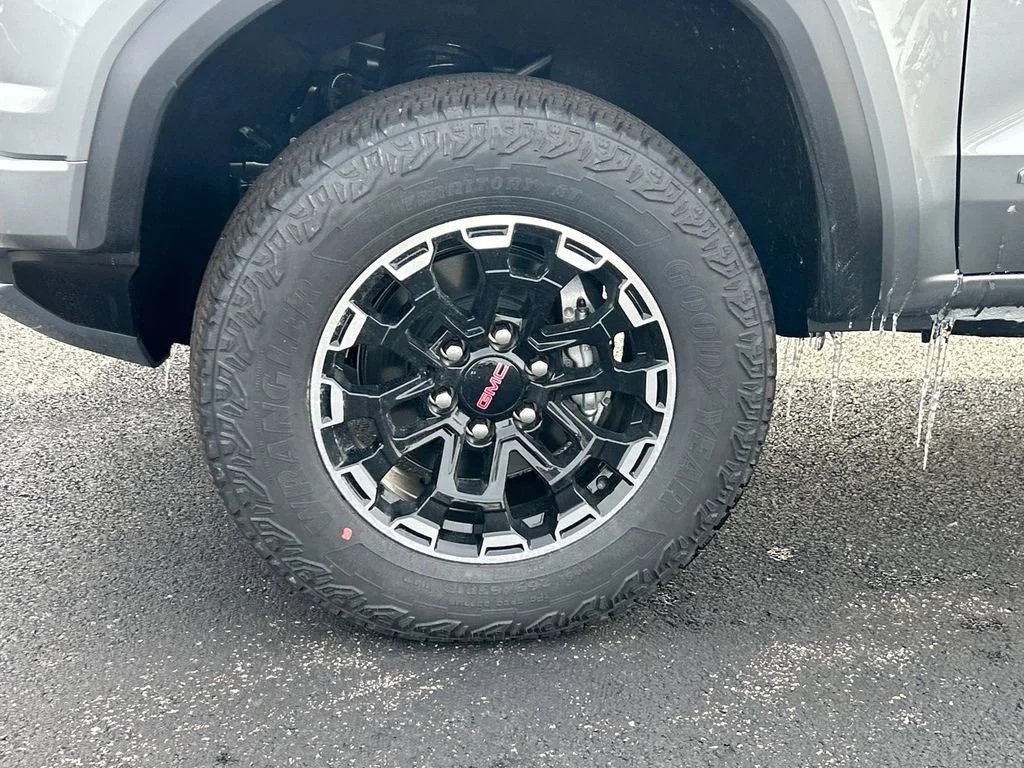 2026 GMC Canyon AT4 - Photo 13