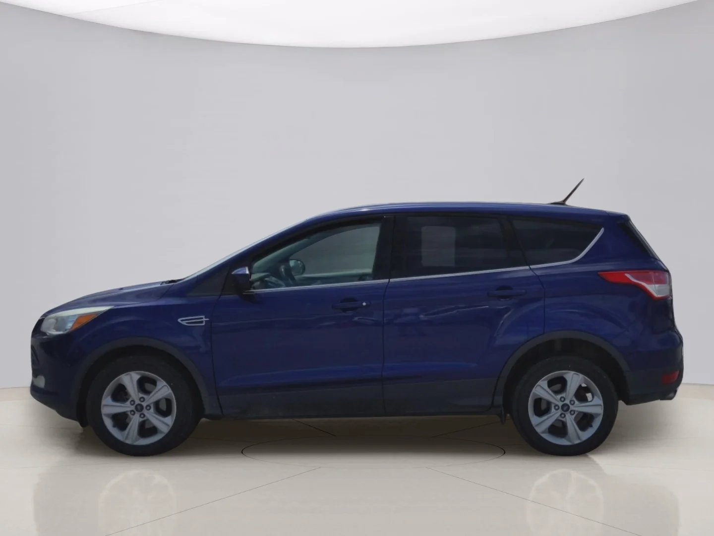 Used 2016 Blue Ford SE image 8